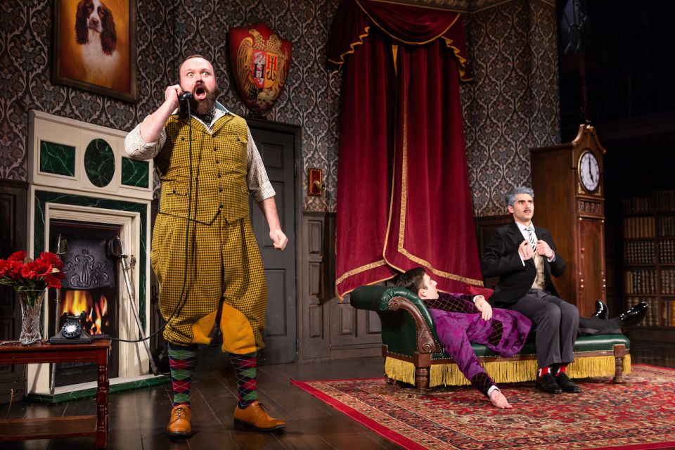 NYC: The Play That Goes Wrong Ticket at New World Stages - Experience Highlights