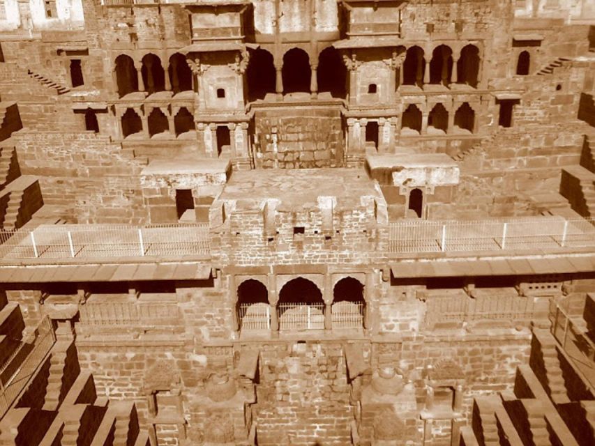 Abhaneri Step Well & Fatehpur Tour With Agra to Jaipur Drop - Detailed Itinerary