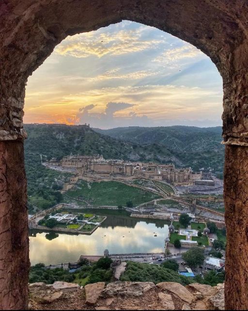 Jaipur Half-Day Tour Amer Fort, Jal Mahal & Stepwell - Experiencing Jaipurs Heritage