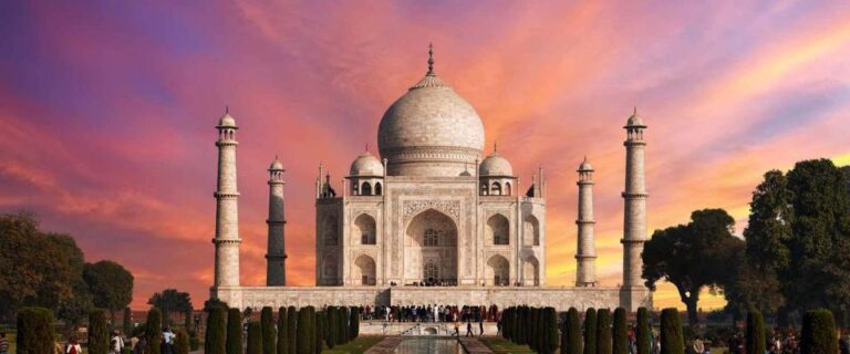 From Delhi: Agra & Fatehpur Sikri Tour by Car