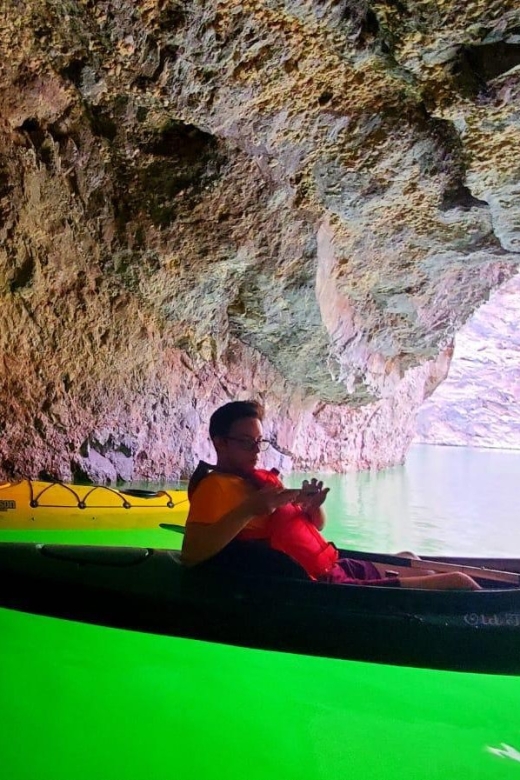 Kingman: Emerald Cave Guided Kayaking Tour