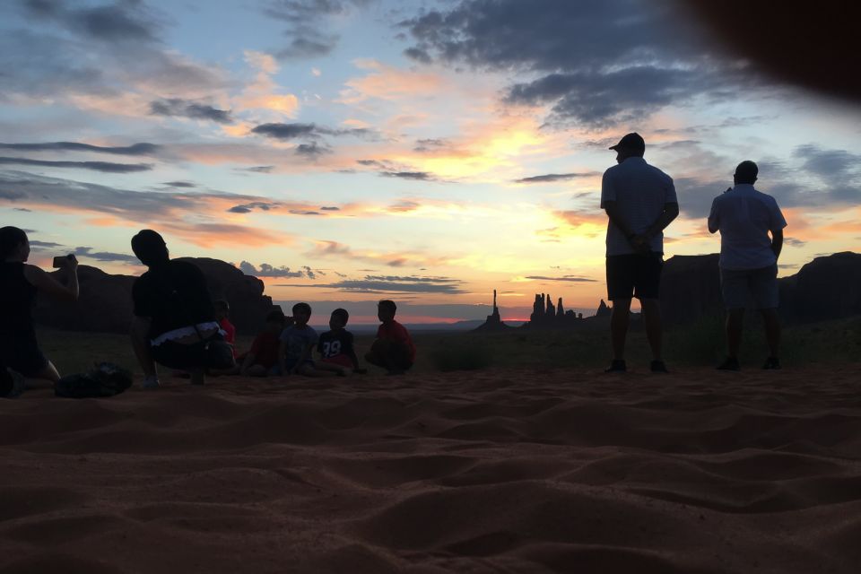 Monument Valley: Sunset Tour With Navajo Guide - Itinerary