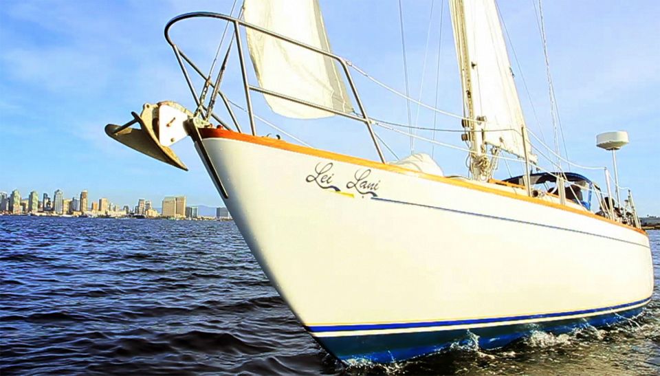 San Diego Bay: Signature 2-Hour Sailing Tour - Group Size and Language