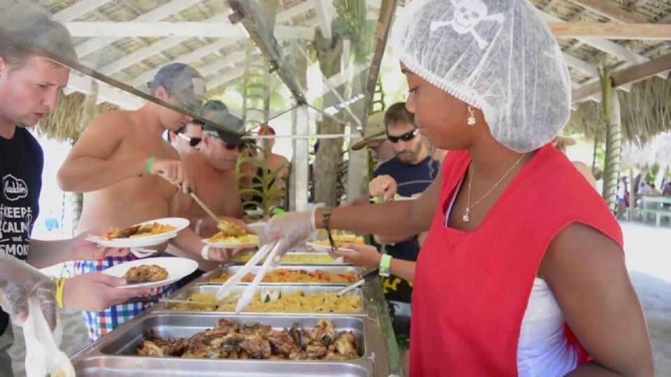 Santo Domingo: Saona Island Catamaran Tour With Lunch & Bar - Inclusions