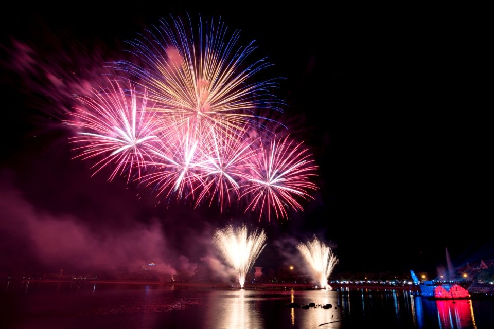 Oahu: Independence Day Waikiki Firework Cruise - What to Bring