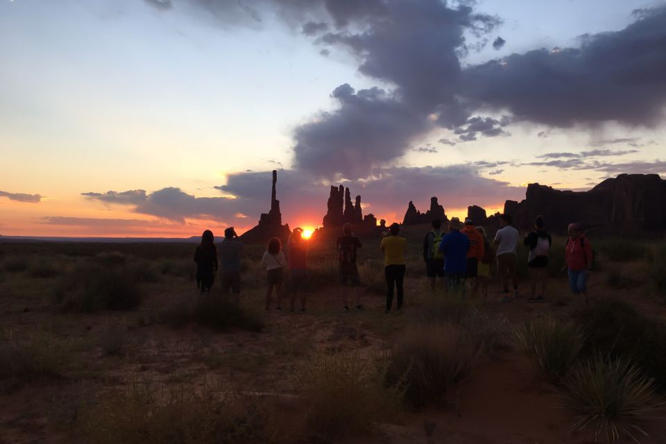 Monument Valley: Sunset Tour With Navajo Guide - Included in the Tour