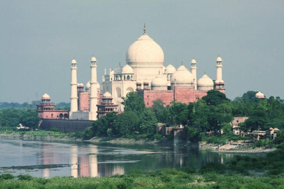 From Delhi: Taj Mahal, Agra & Mathura Tour by Car - Background