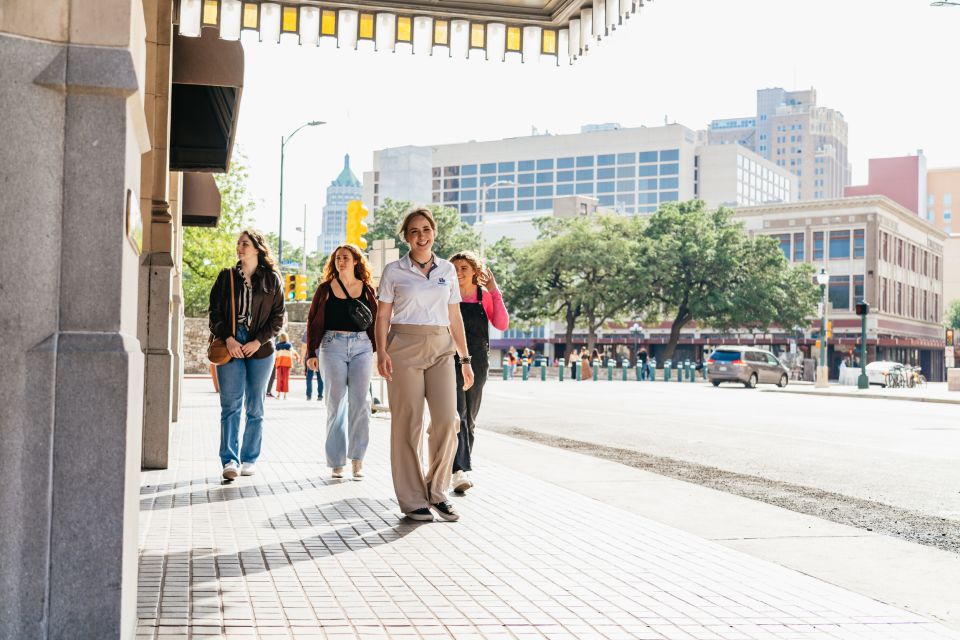 San Antonio: Small Group Night Tour With River Walk Cruise - Common questions