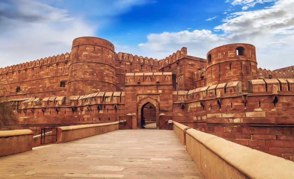 Delhi to Agra 2 Days Overnight Tour With Old City Walk - Key Points