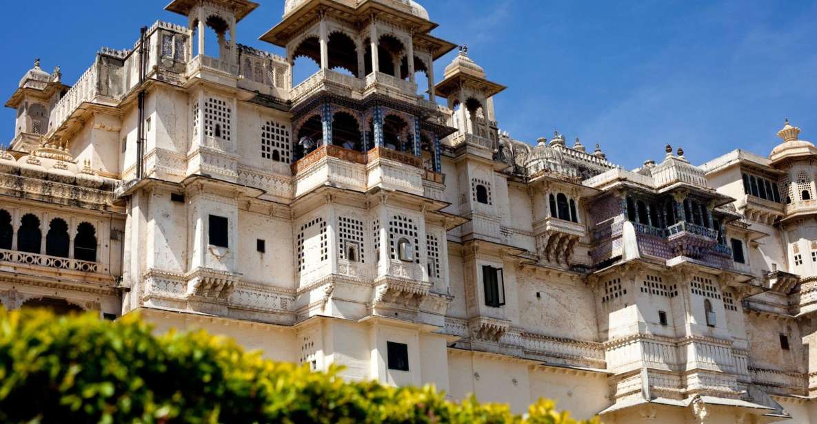 From Udaipur: Private Udaipur City of Lakes Sightseeing Tour