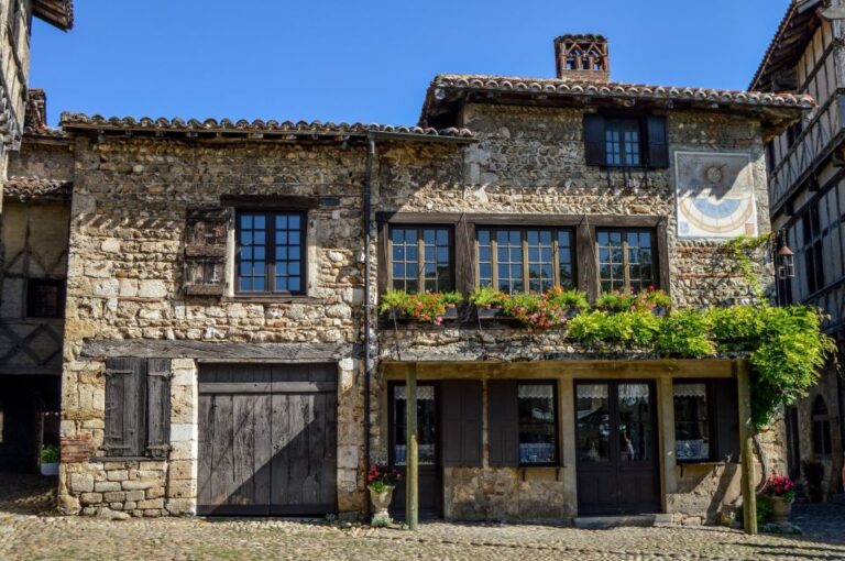 Pérouges : Medieval Village Private Guided Tour