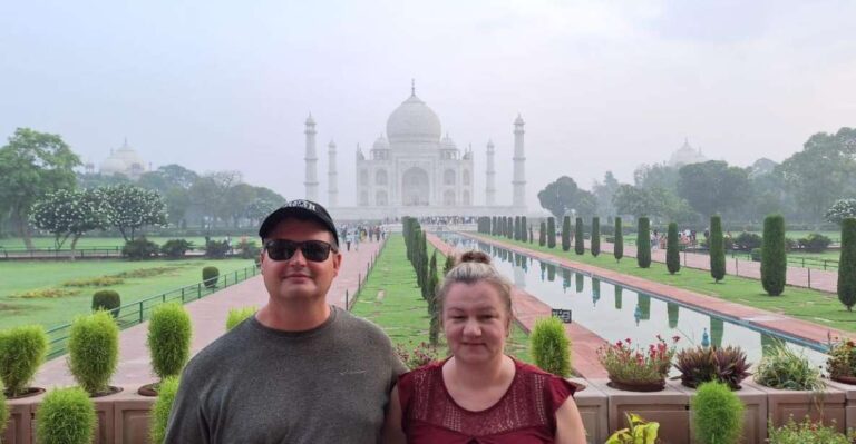 Same Day Taj Mahal Tour By Flight From Ahmedabad