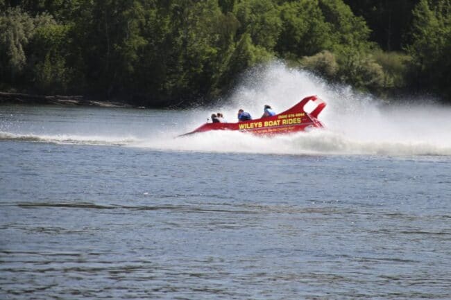 Chelan County: 15 Mile Boat Ride, Cruising and Thrills - Group Size and Starting Location