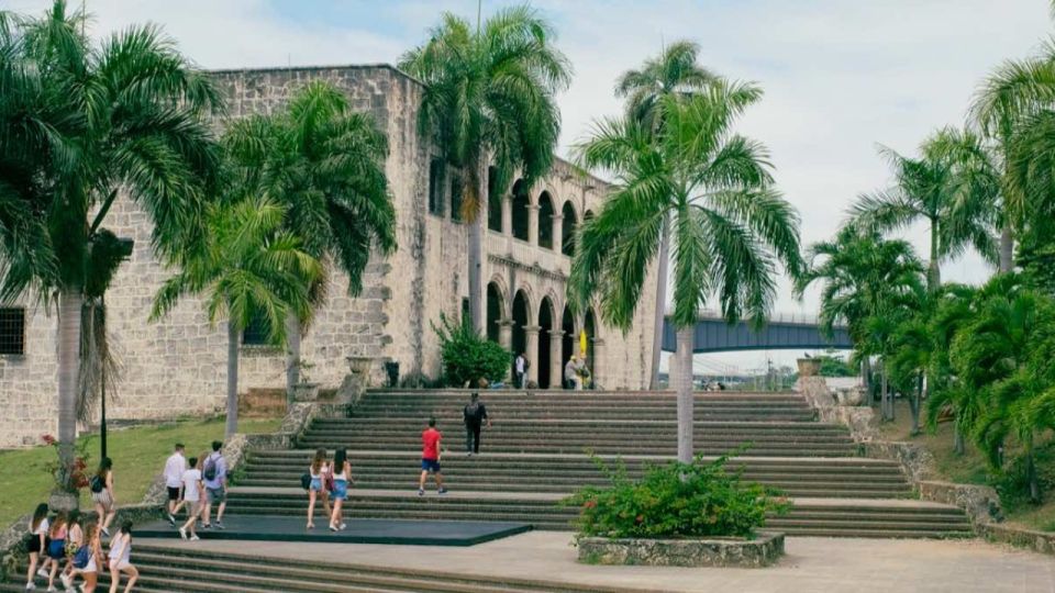 Santo Domingo Day Trip With Tickets and Lunch Tour - Price and Inclusions