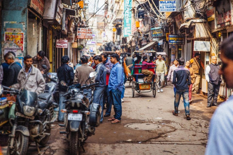 Delhi's Hidden Gems: A Walk Through History and Culture - Rajiv Chowk Metro Station Meeting Point