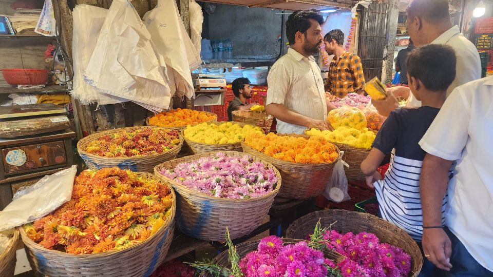 Mumbai: Mumbai At Dawn - Common questions