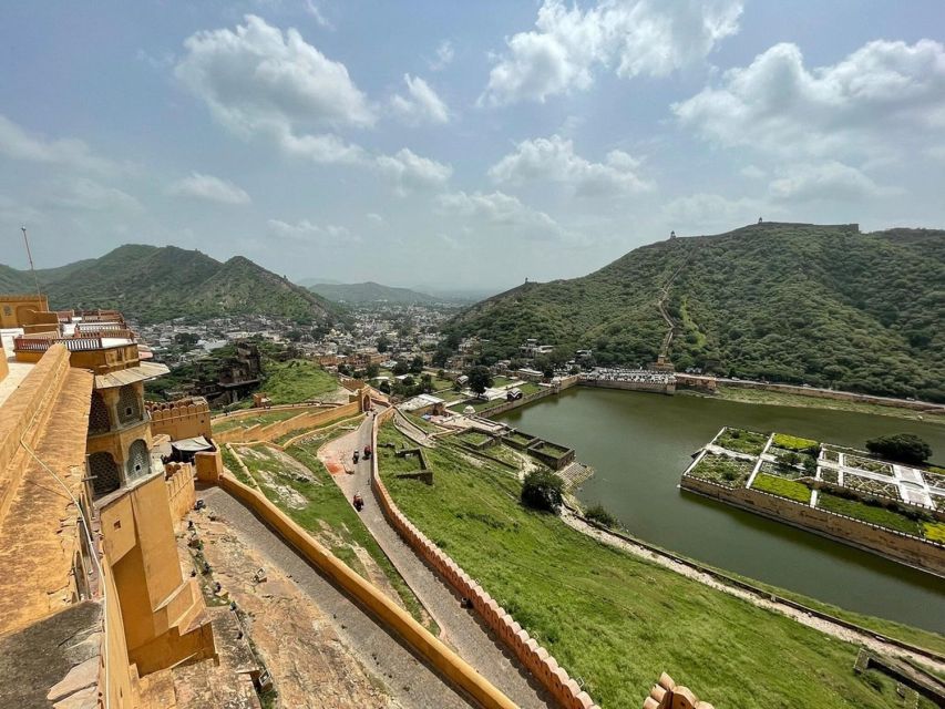 Amber Fort Skip-The-Line E-Tickets & Guide Jaipur Transfers - Sum Up