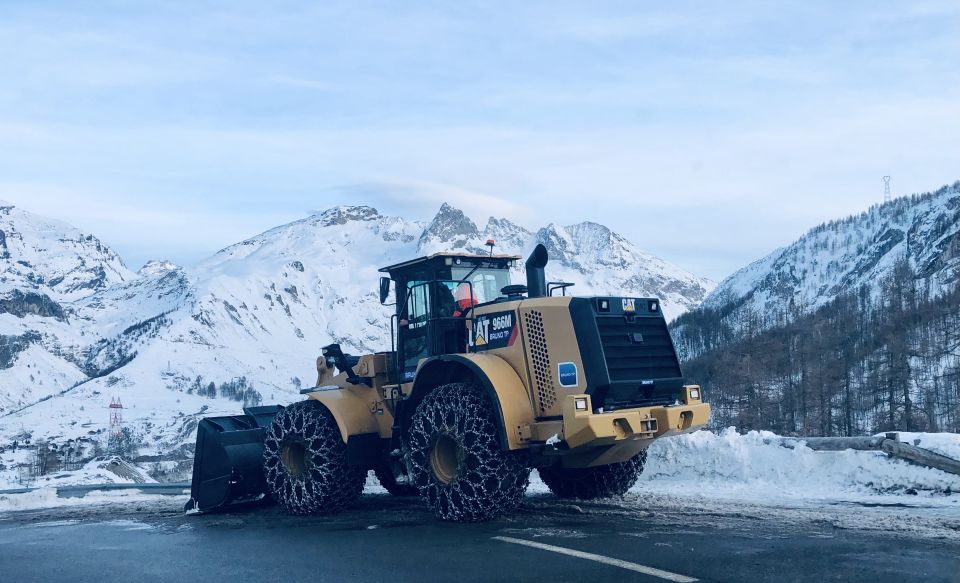 Geneva: Private Transfer to Tignes and Val D'Isère - Scenic Route and Coffee Break