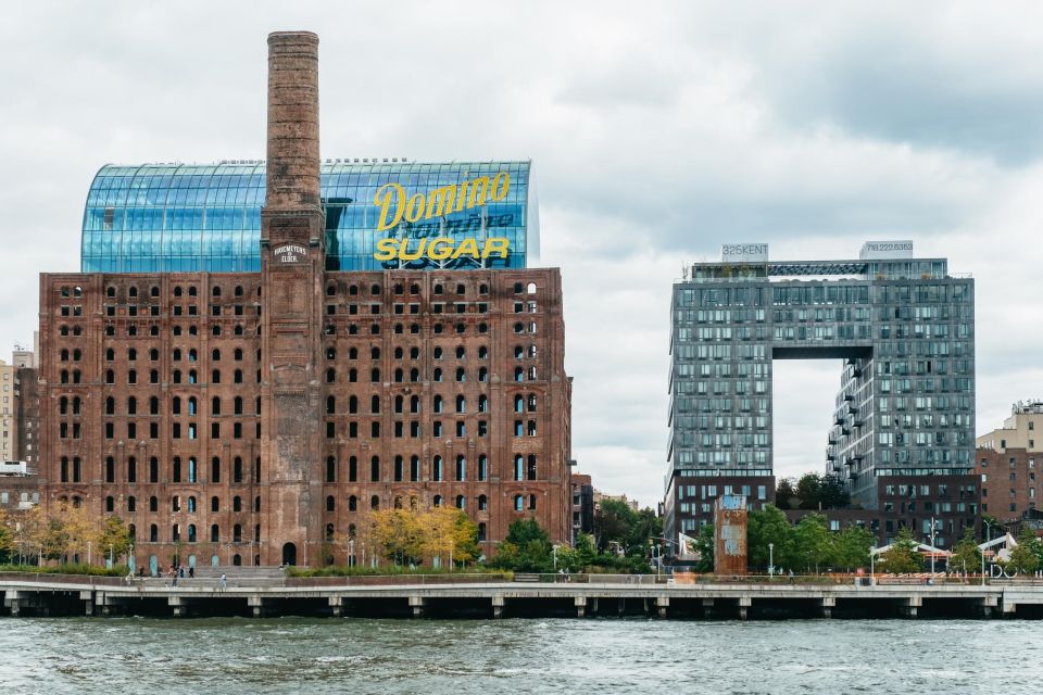 NYC: Admire Manhattans Architecture on a 1920s Yacht Cruise - Common questions