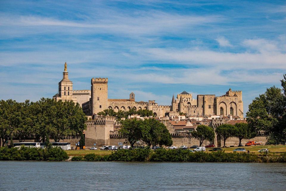 Avignon: Private Guided Walking Tour