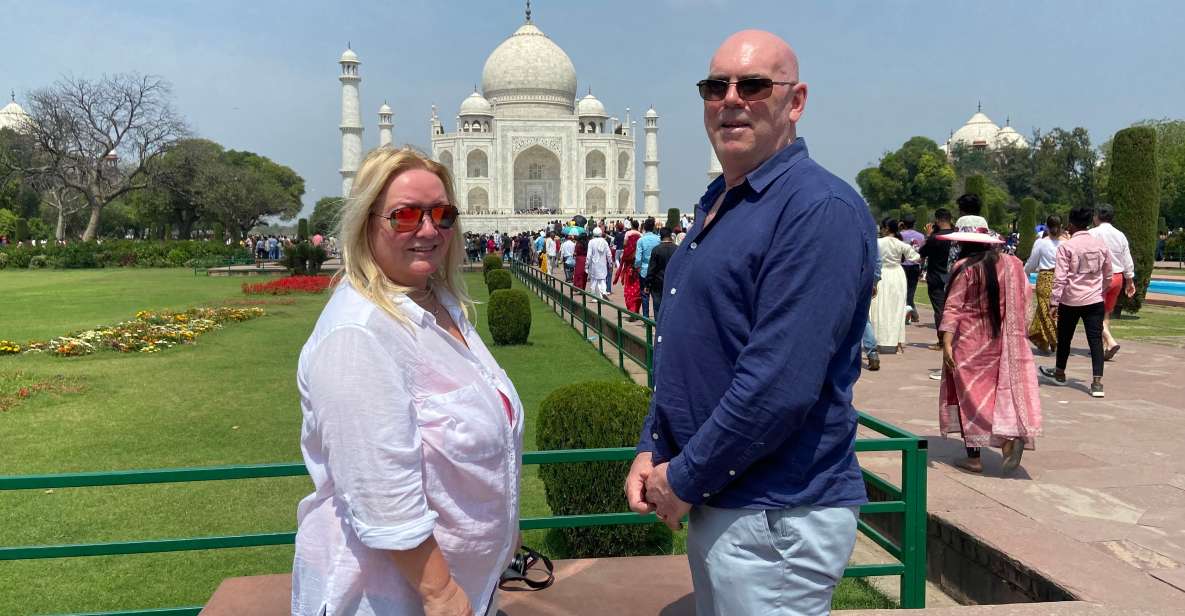 From Delhi: All-Inclusive Taj Mahal Day Trip by Fast Train