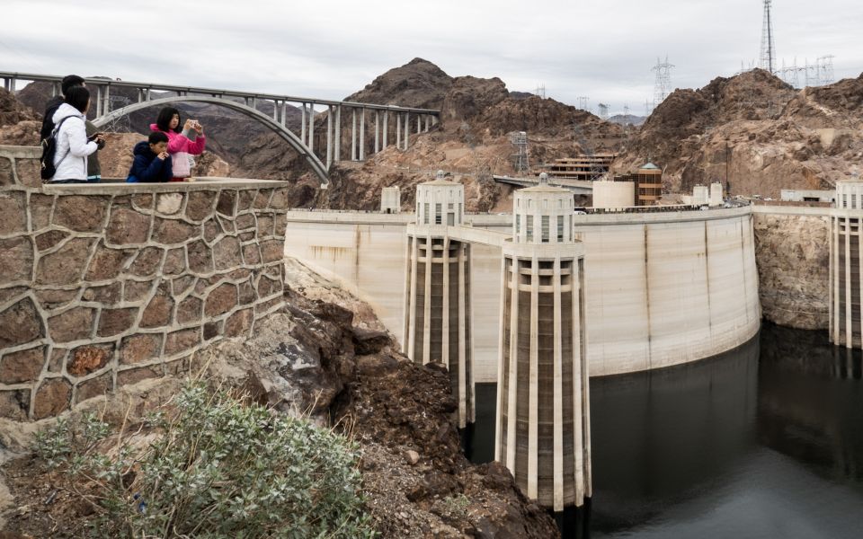 Las Vegas: Hoover Dam Tour With American-Style Hot Breakfast - Sum Up