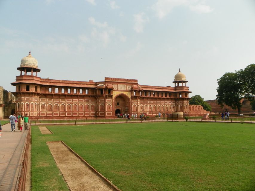 Agra: Taj and Agra Fort E-Tickets & Guide Delhi Transfers