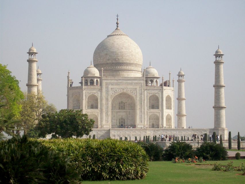 Delhi: One-Way Private Transfer To/From Agra