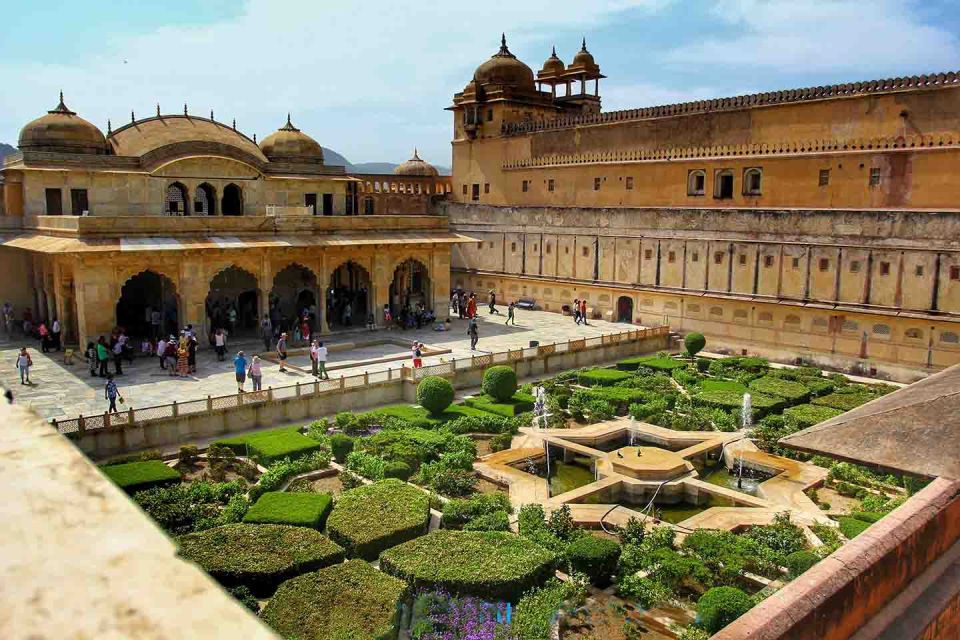 From Agra: Private Jaipur Tour With Transfer to Delhi