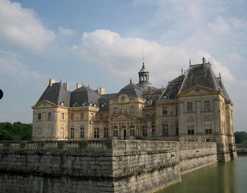 Private Tour: Vaux Le Vicomte & Fontainebleau Castles