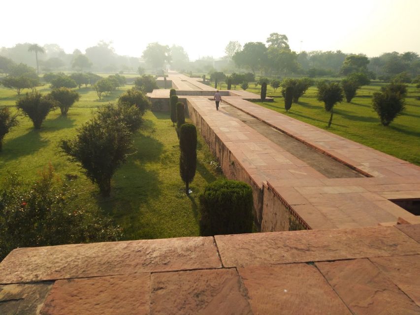 River Front Gardens of Agra - Key Points