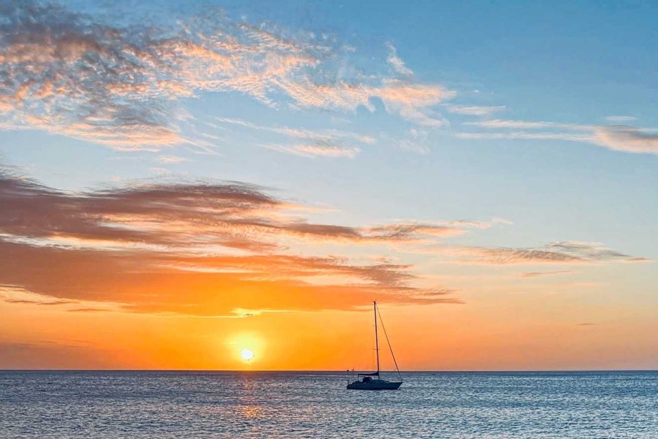 Oahu: Sunset Sailing in Small Intimate Groups - Experience Description