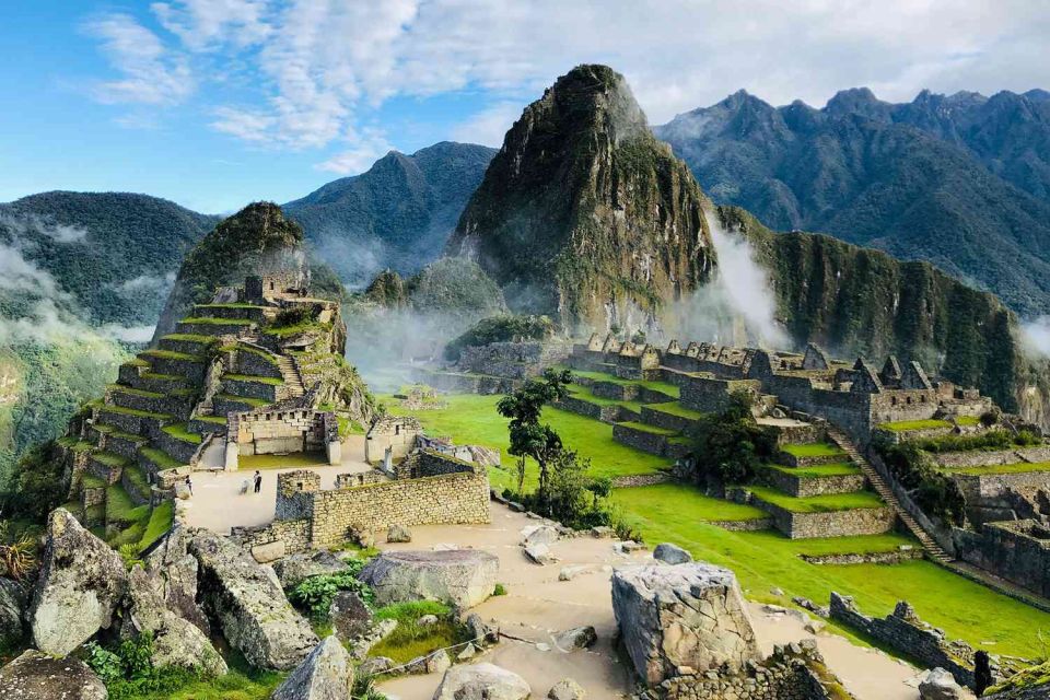 Tour Machu Picchu + Huayna Picchu Mountain - Group Size and Languages